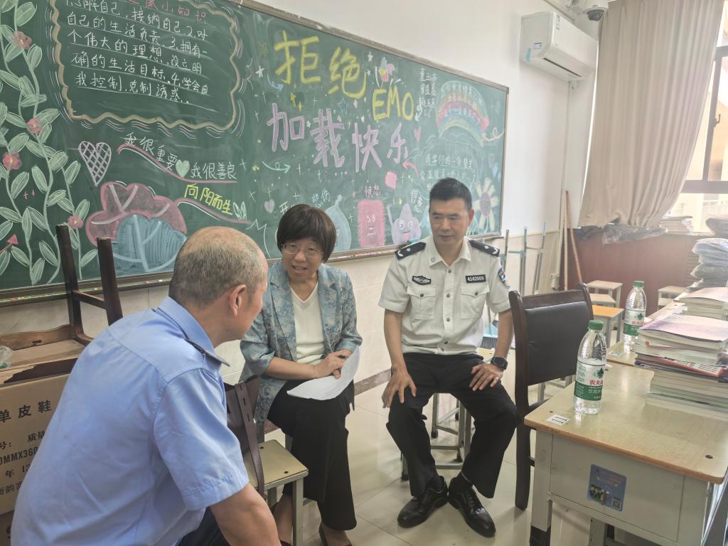 2026年度全省高校春季学期“大听课 大调研”活动第十一调研组到我院调研指导